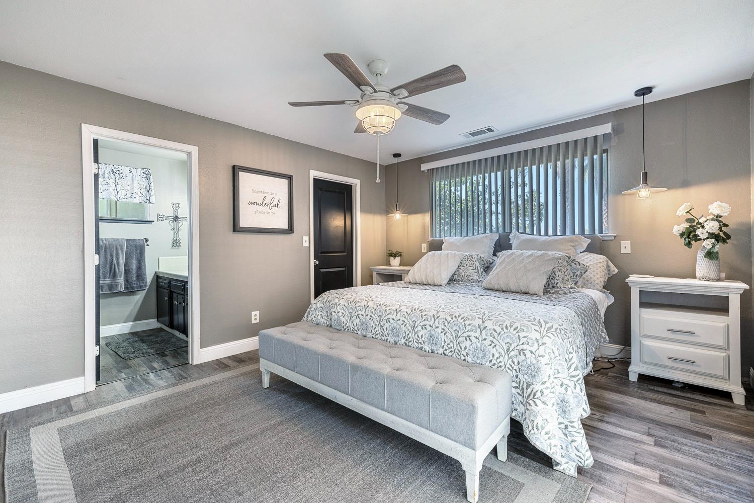 6589 N De Wolf Ave, Clovis, CA 93619