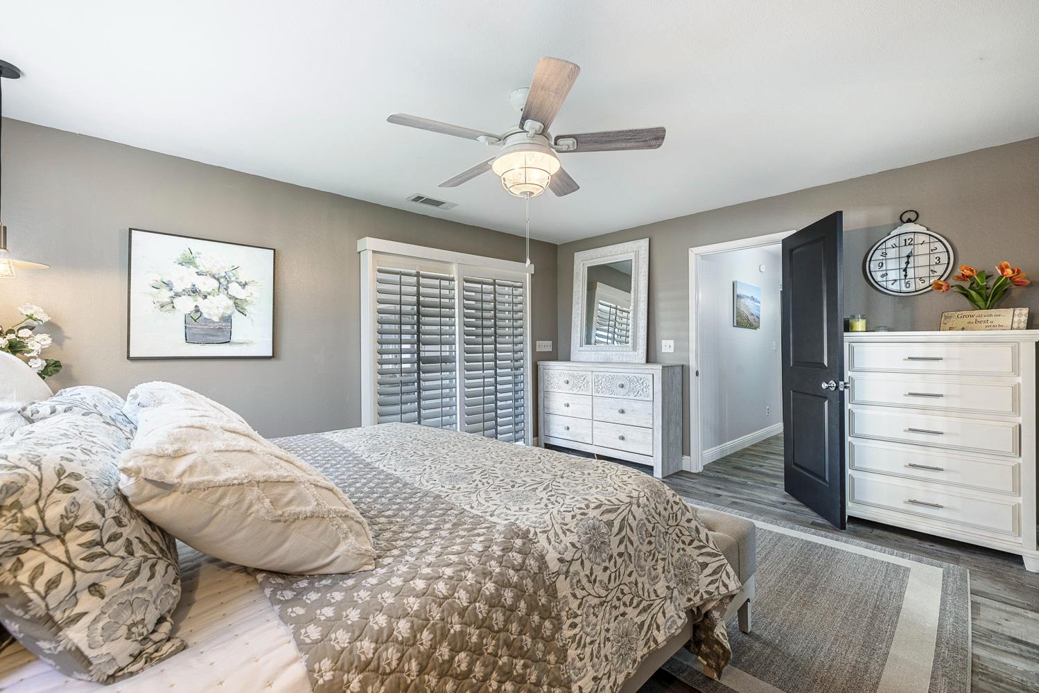 6589 N De Wolf Ave, Clovis, CA 93619