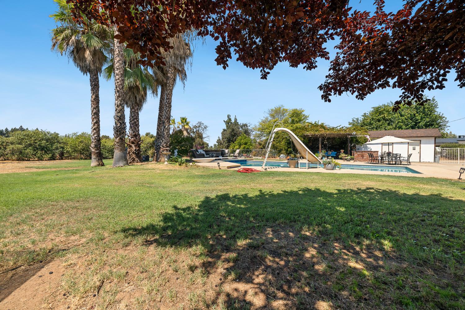 6589 N De Wolf Ave, Clovis, CA 93619