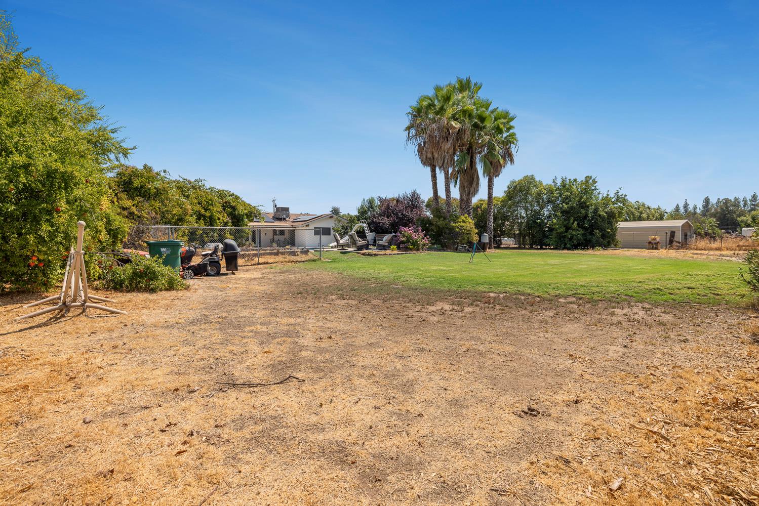 6589 N De Wolf Ave, Clovis, CA 93619