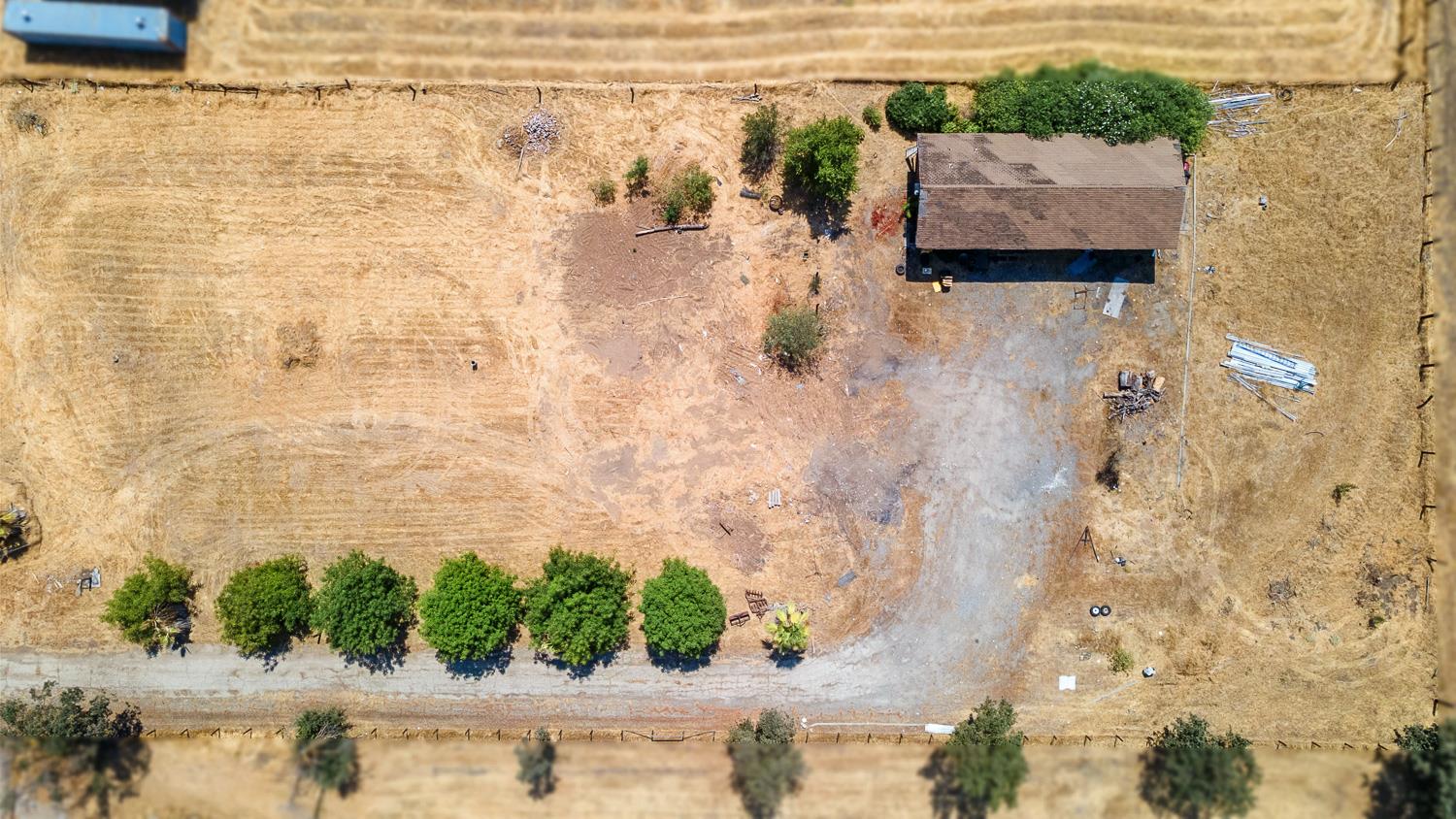 6589 N De Wolf Ave, Clovis, CA 93619