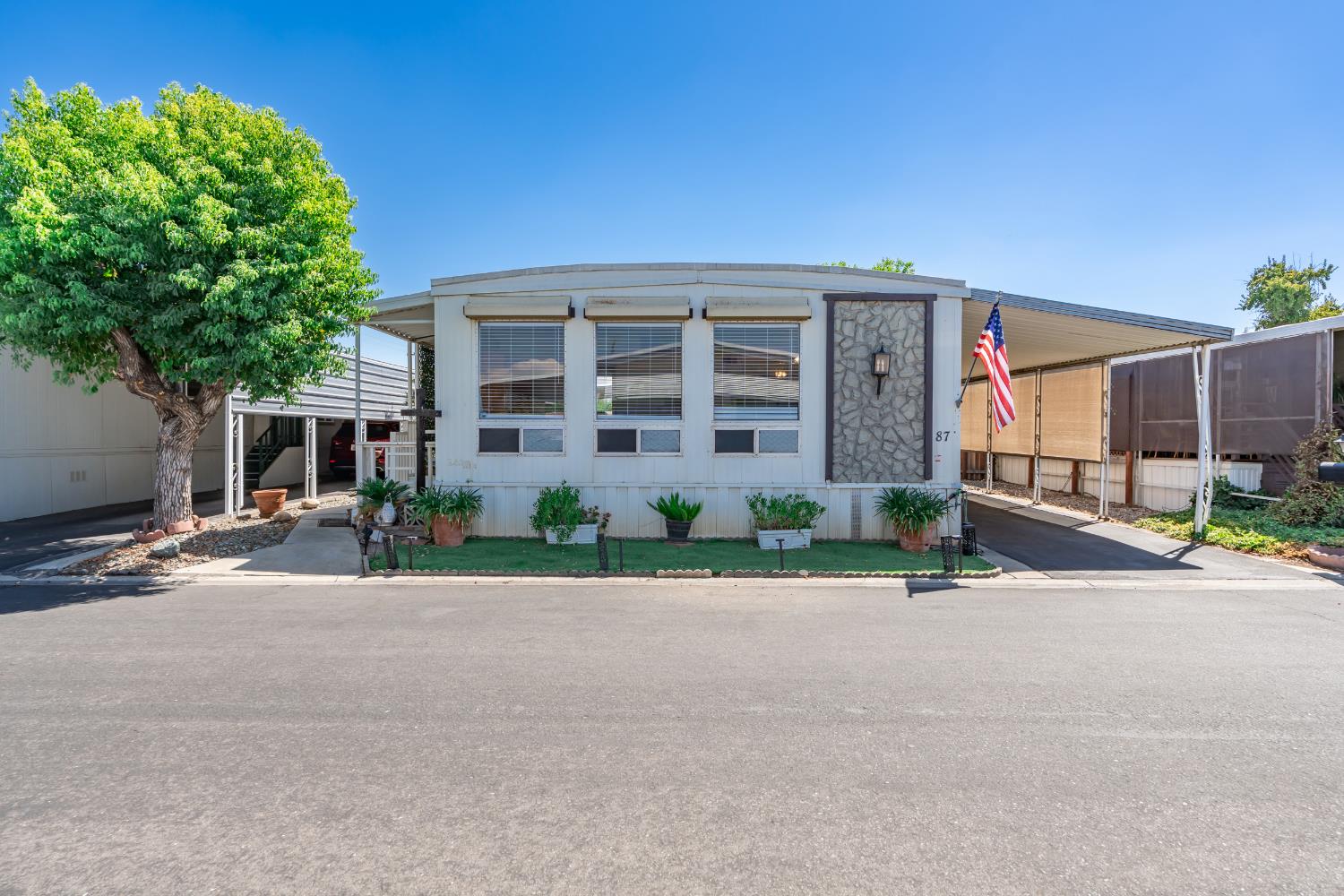 221 W Herndon Ave #87, Pinedale, CA 93650