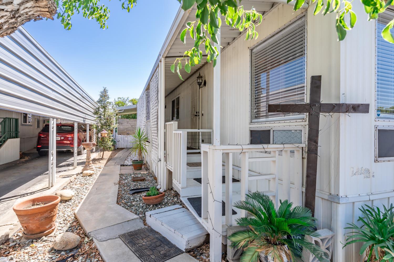 221 W Herndon Ave #87, Pinedale, CA 93650