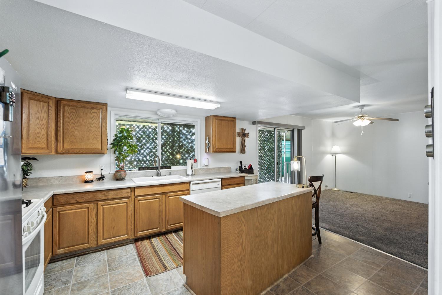 221 W Herndon Ave #87, Pinedale, CA 93650