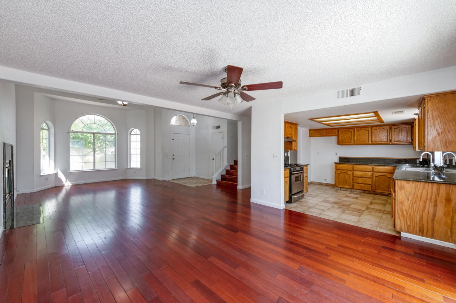 3340 N Dante Ave, Fresno, CA 93722