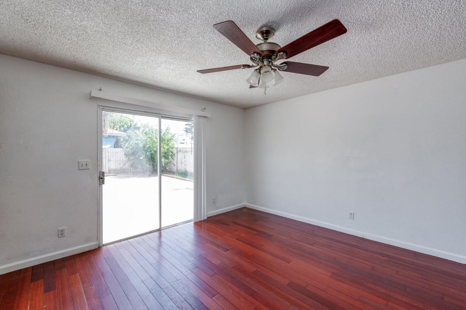 3340 N Dante Ave, Fresno, CA 93722