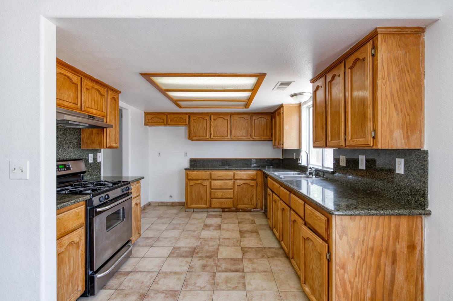 3340 N Dante Ave, Fresno, CA 93722