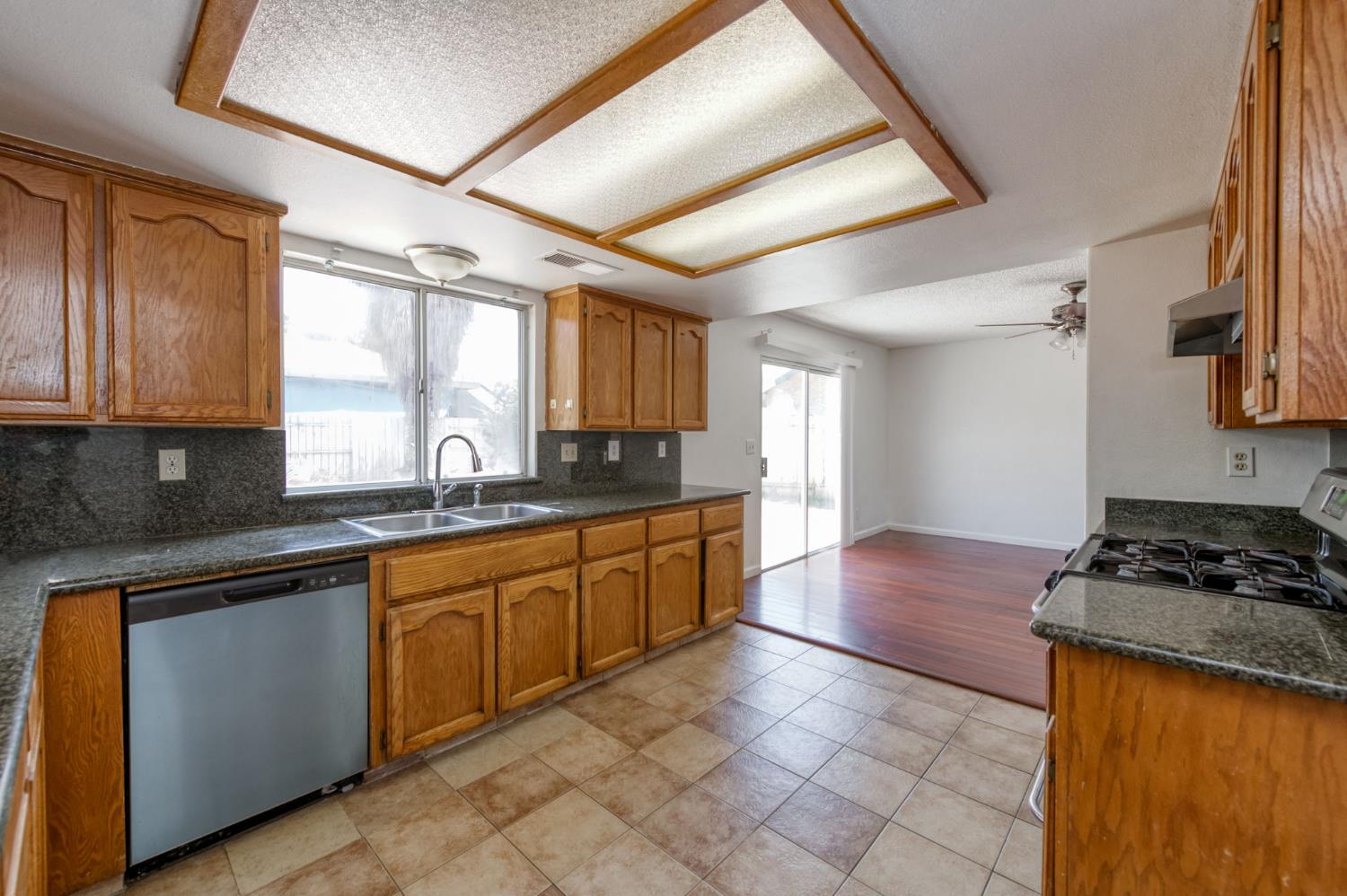 3340 N Dante Ave, Fresno, CA 93722