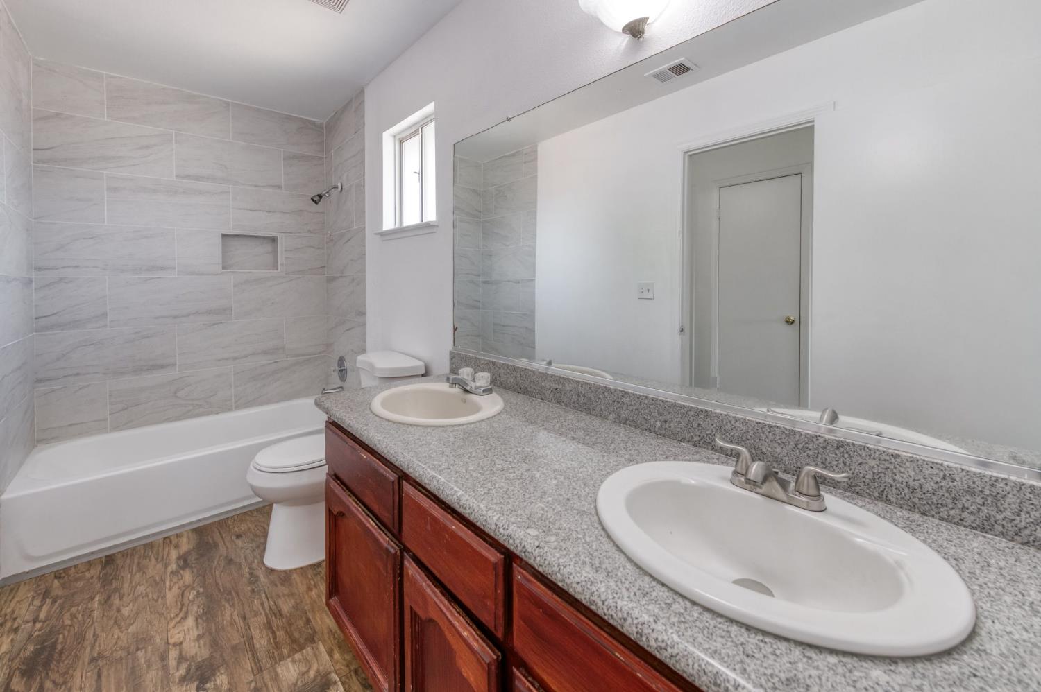 3340 N Dante Ave, Fresno, CA 93722