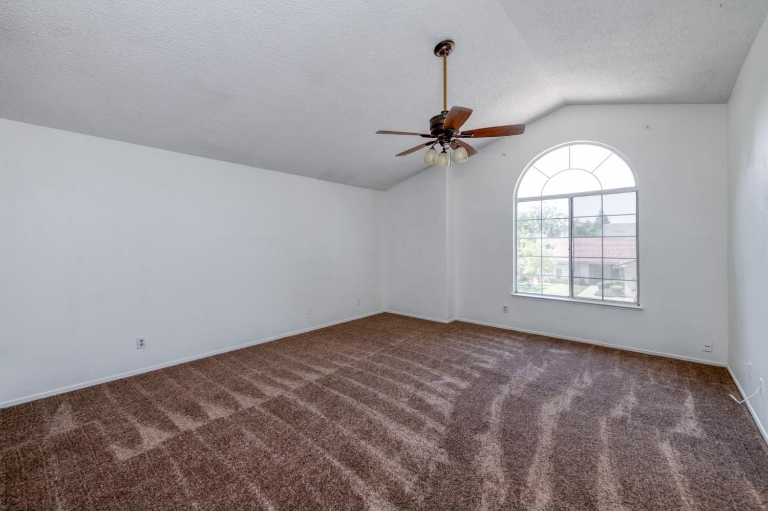 3340 N Dante Ave, Fresno, CA 93722