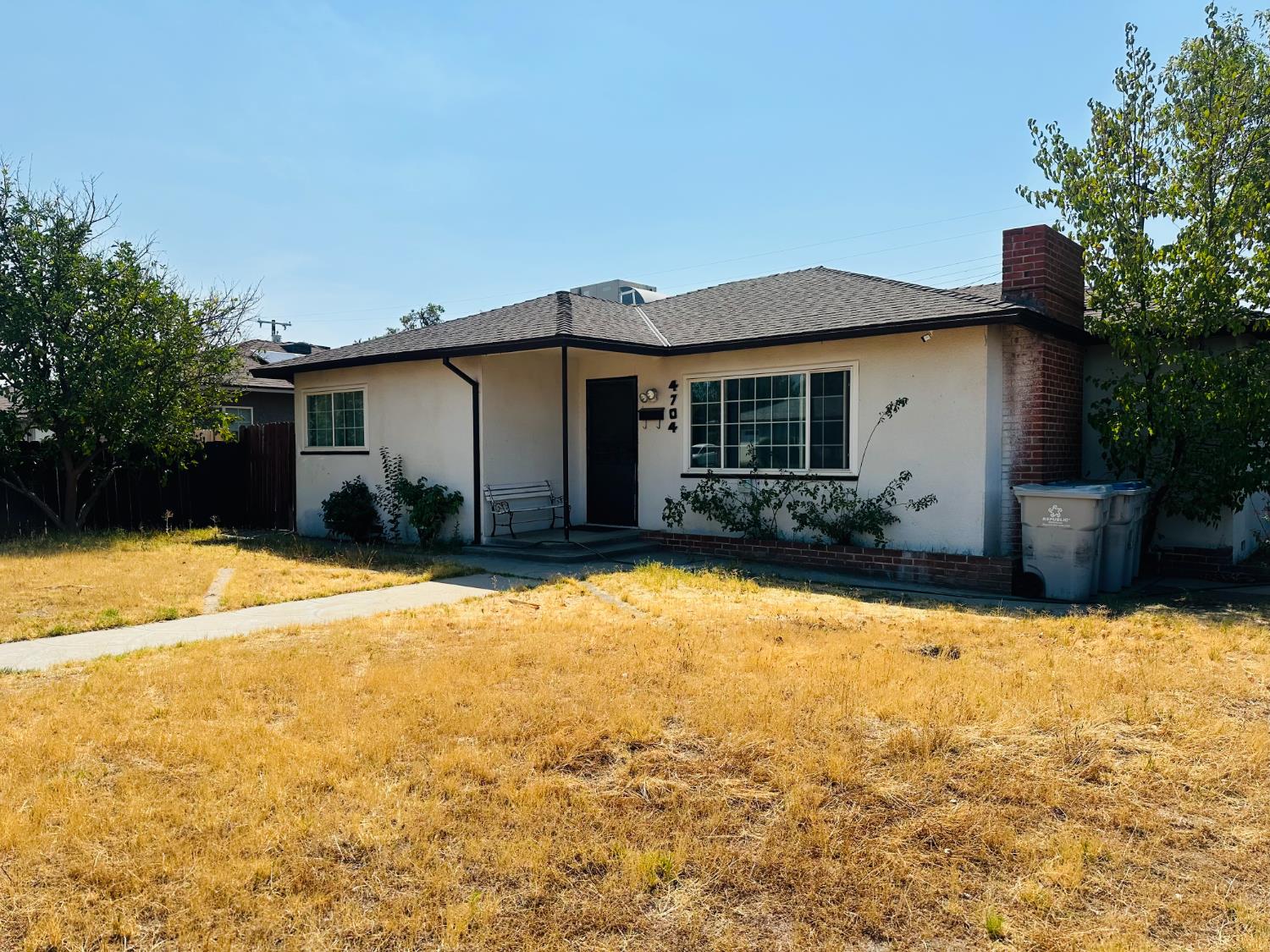 4704 E simpson Ave, Fresno, CA 93703