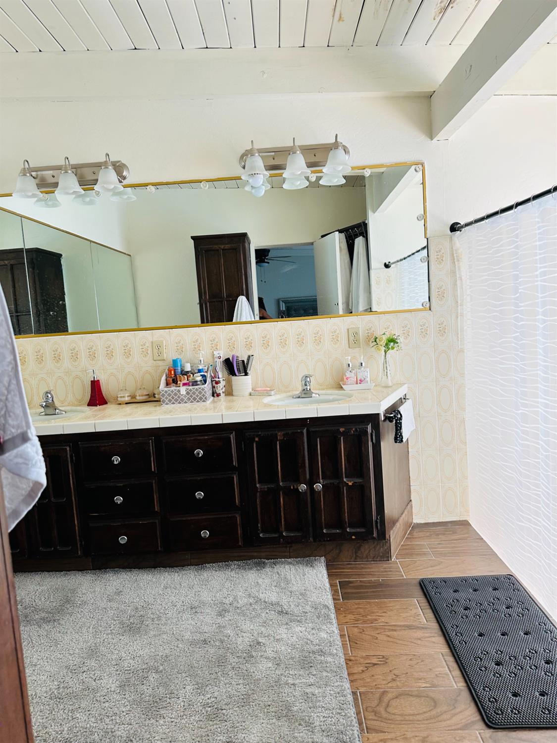 4704 E simpson Ave, Fresno, CA 93703