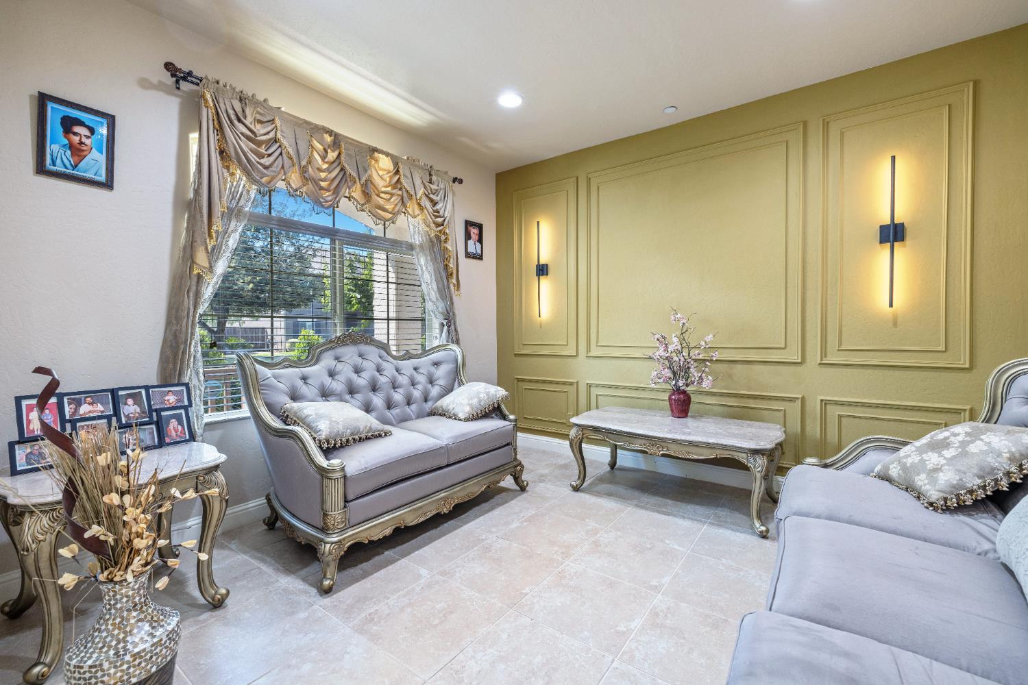 6712 W Lucas Dr, Fresno, CA 93722