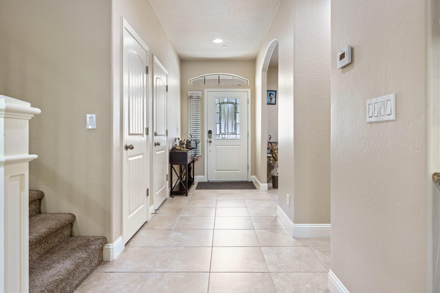 6712 W Lucas Dr, Fresno, CA 93722