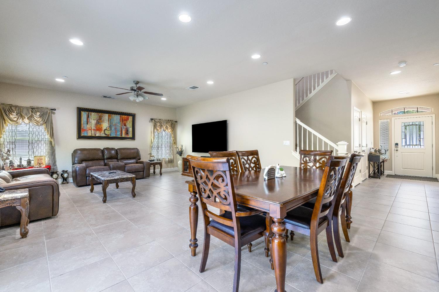 6712 W Lucas Dr, Fresno, CA 93722