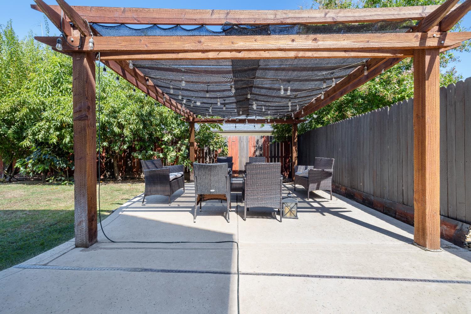 6712 W Lucas Dr, Fresno, CA 93722