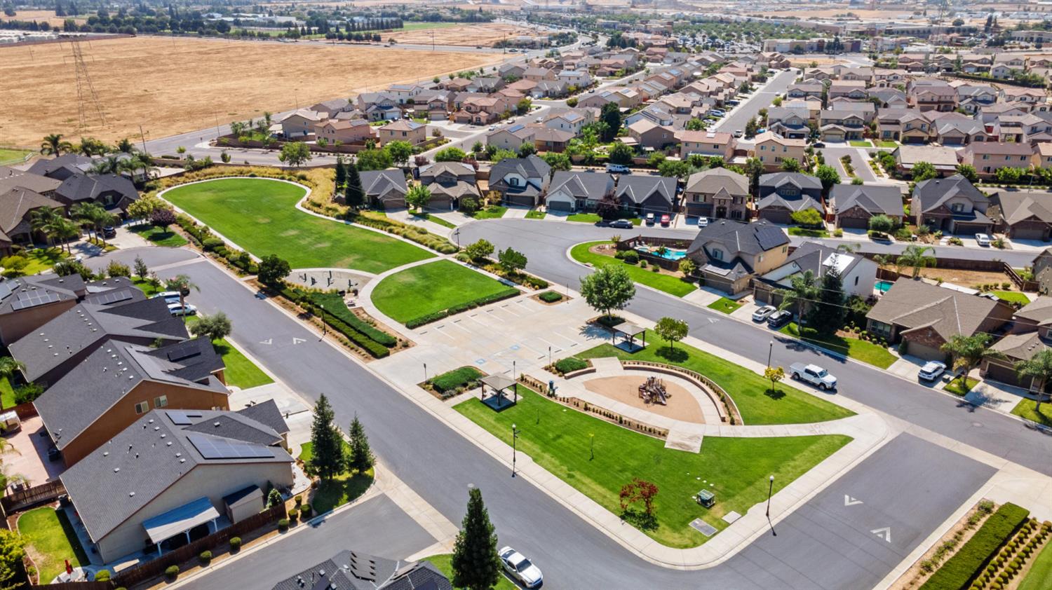 6712 W Lucas Dr, Fresno, CA 93722