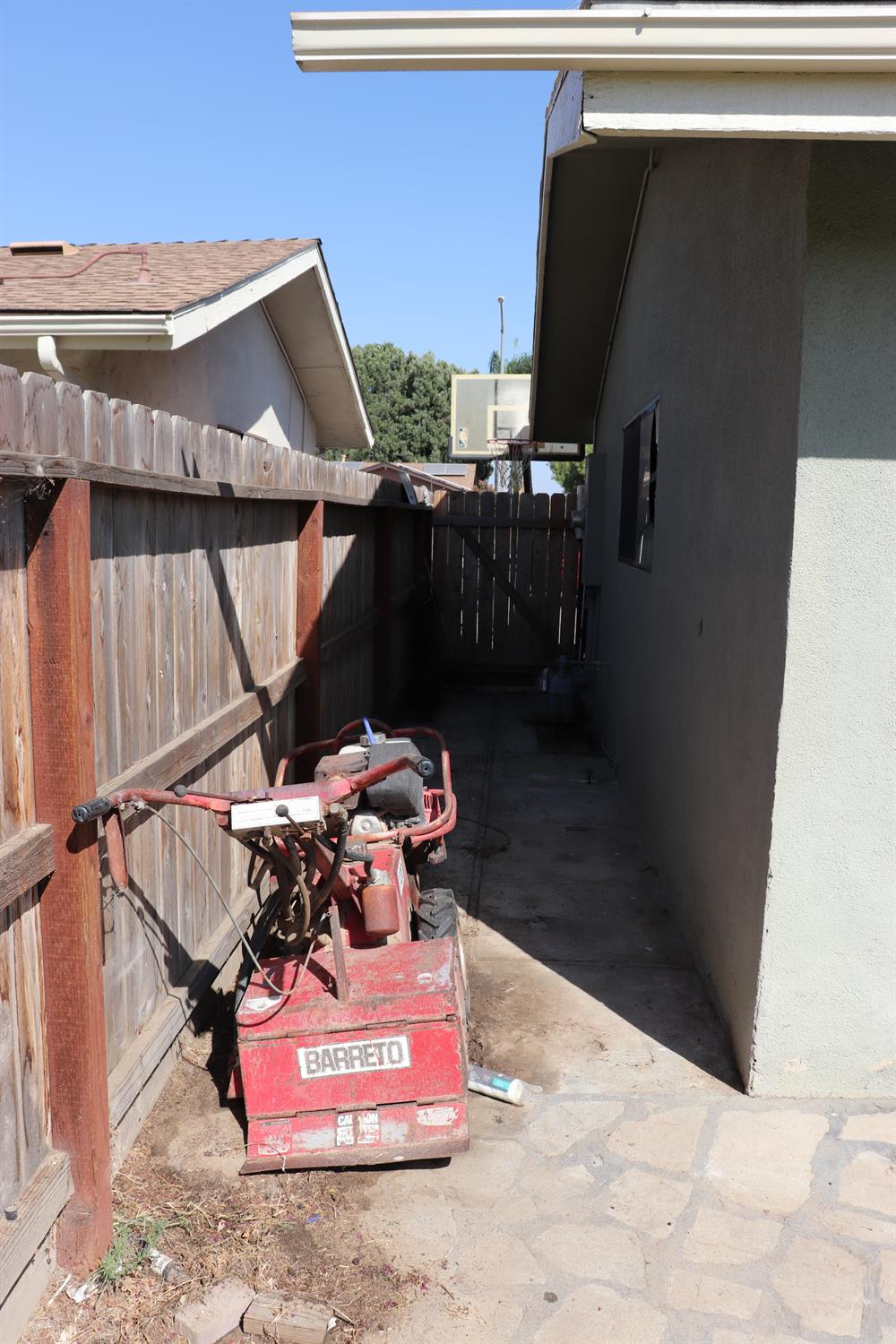 3535 Gaynor St, Selma, CA 93662