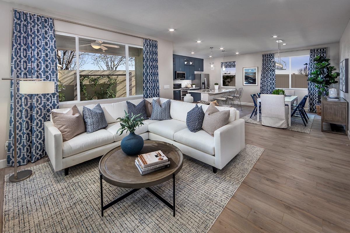 840 N Apricot Ave, Fresno, CA 93727