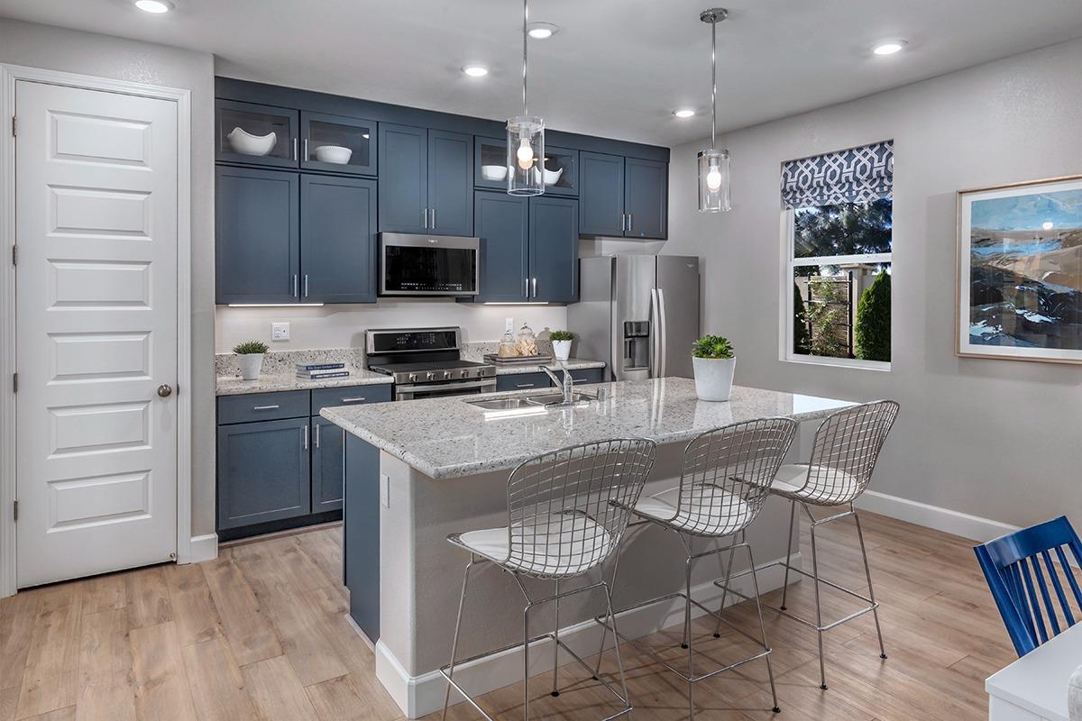 840 N Apricot Ave, Fresno, CA 93727