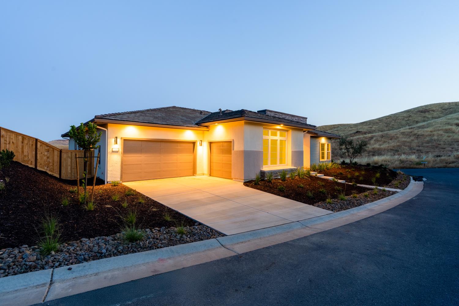 8388 Iron Creek Dr, Friant, CA 93626