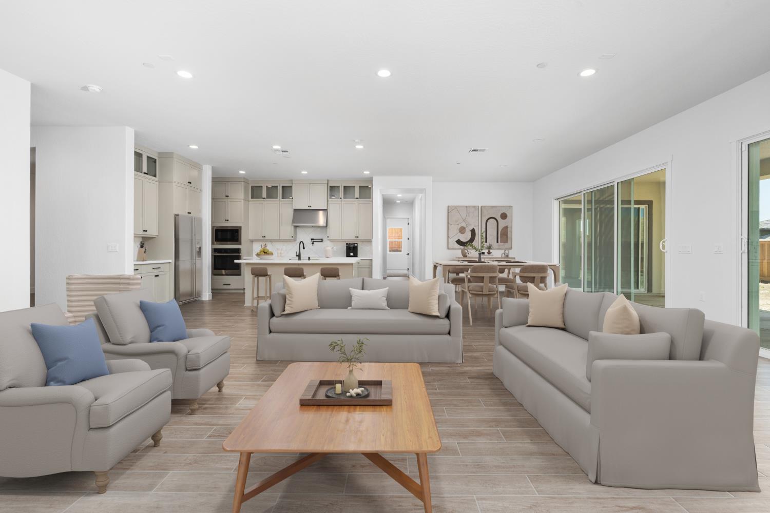 8388 Iron Creek Dr, Friant, CA 93626