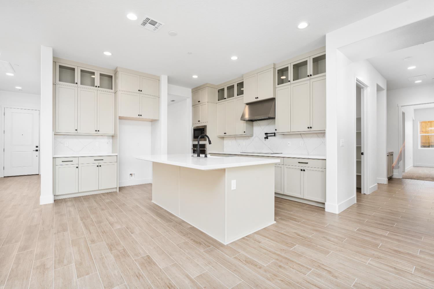 8388 Iron Creek Dr, Friant, CA 93626