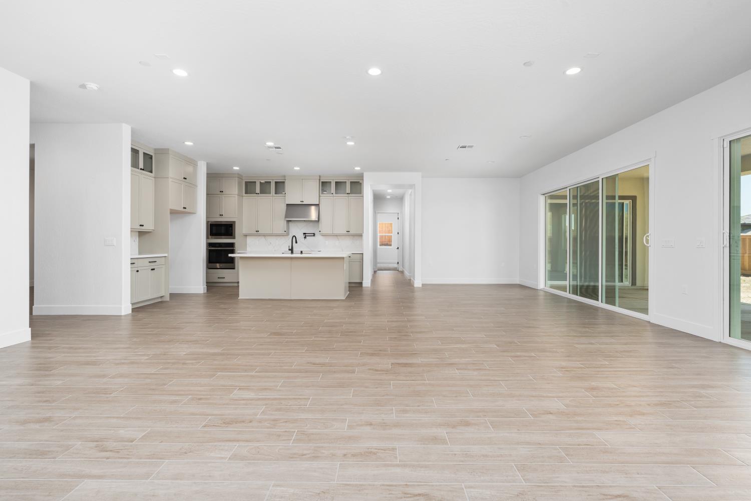 8388 Iron Creek Dr, Friant, CA 93626