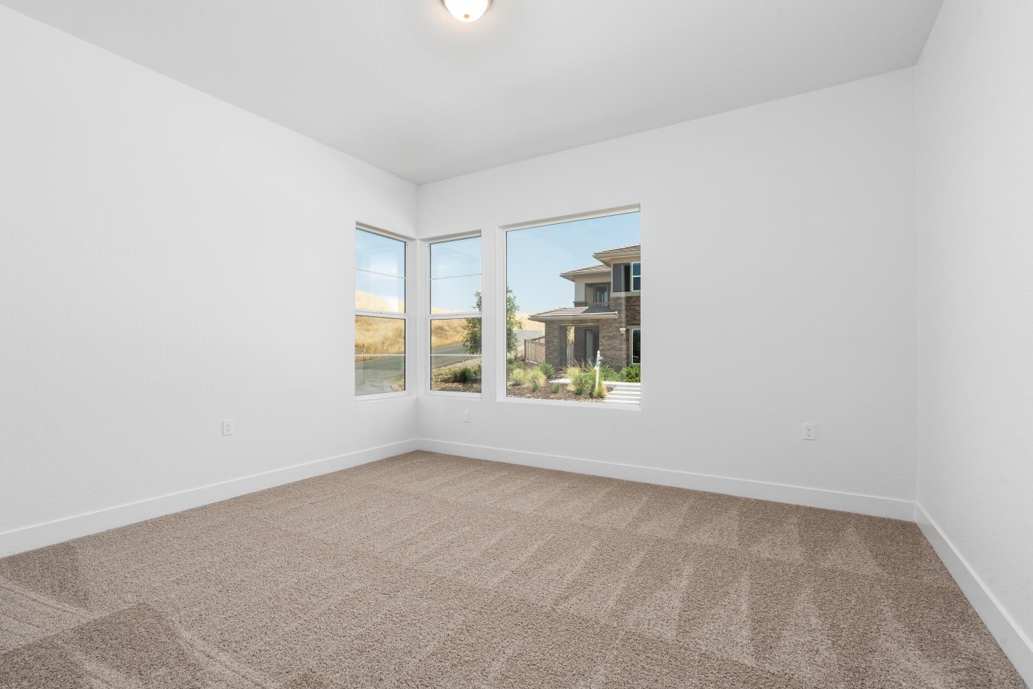 8388 Iron Creek Dr, Friant, CA 93626