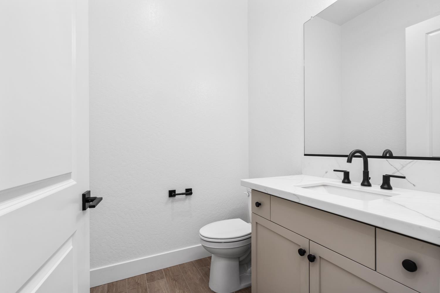 8388 Iron Creek Dr, Friant, CA 93626