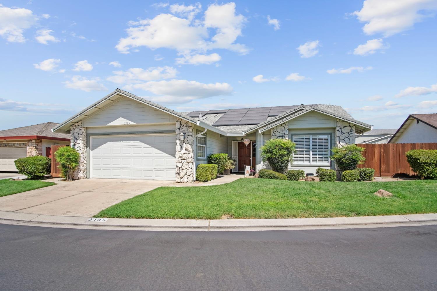 2185 Garden Circle Dr W, Manteca, CA 95336