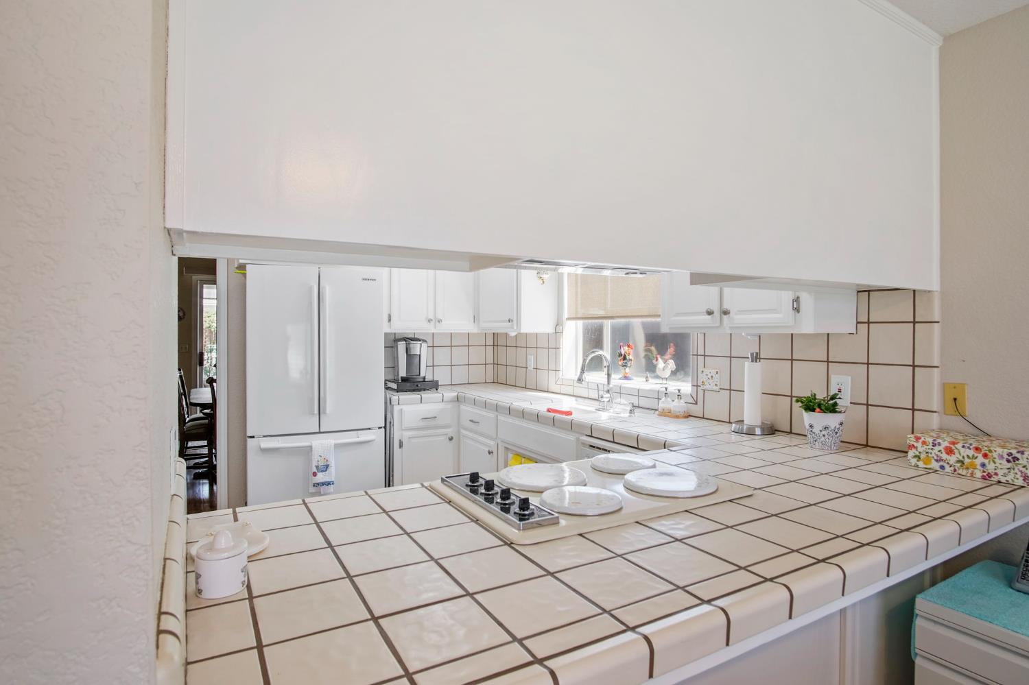 2185 Garden Circle Dr W, Manteca, CA 95336