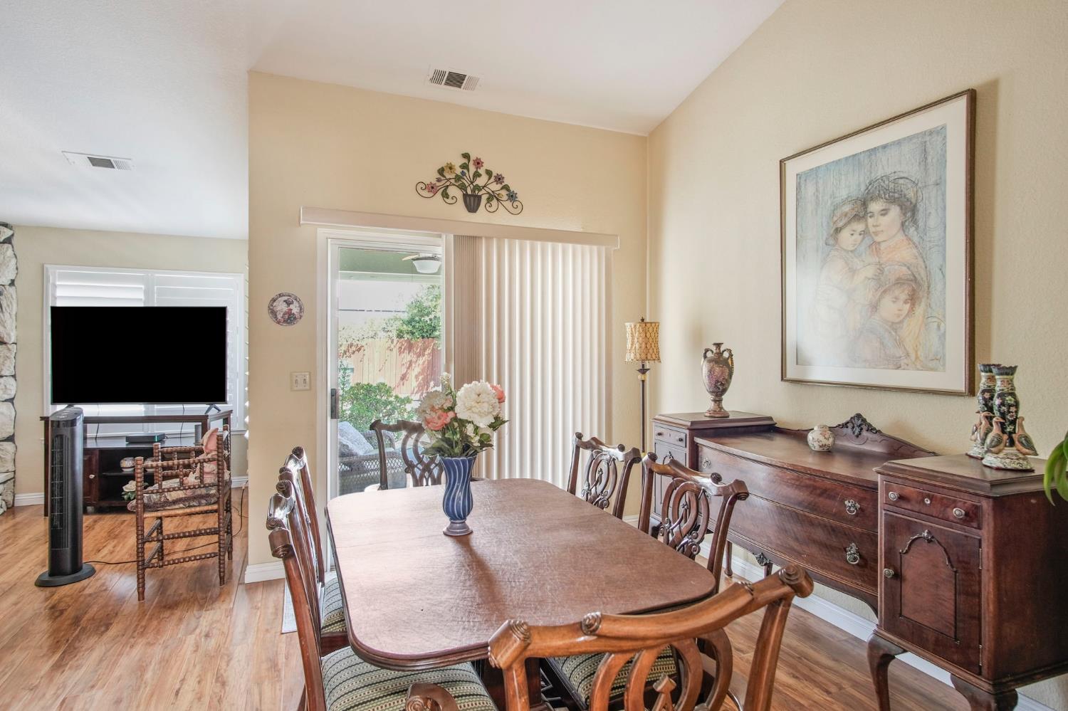 2185 Garden Circle Dr W, Manteca, CA 95336