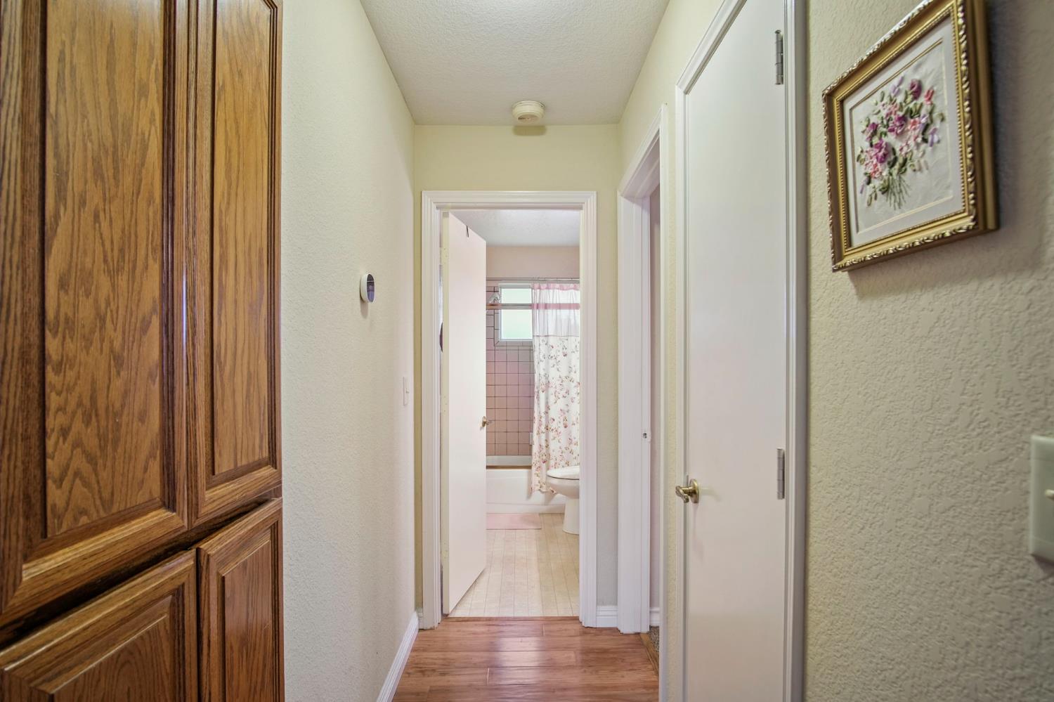 2185 Garden Circle Dr W, Manteca, CA 95336