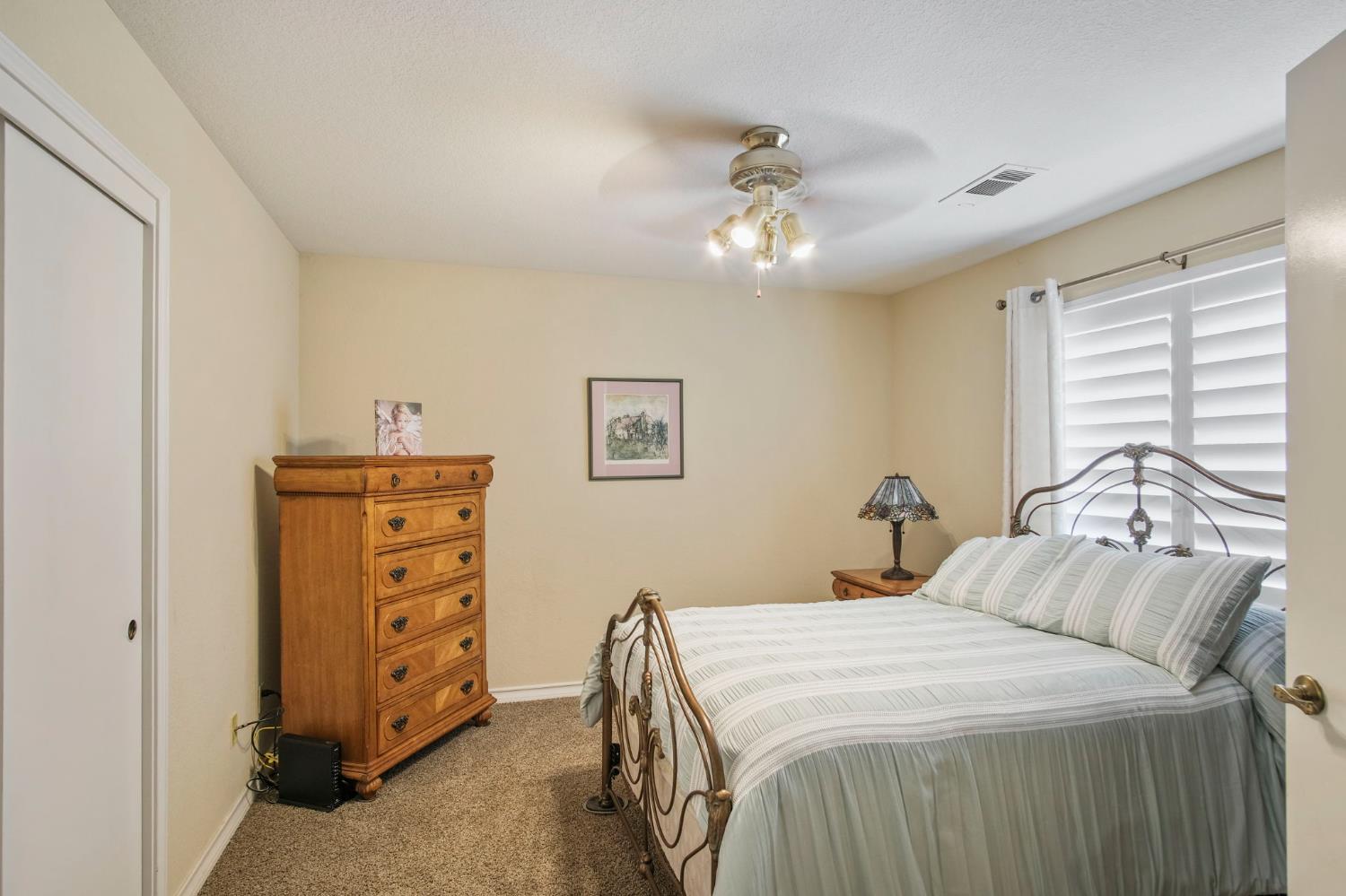 2185 Garden Circle Dr W, Manteca, CA 95336