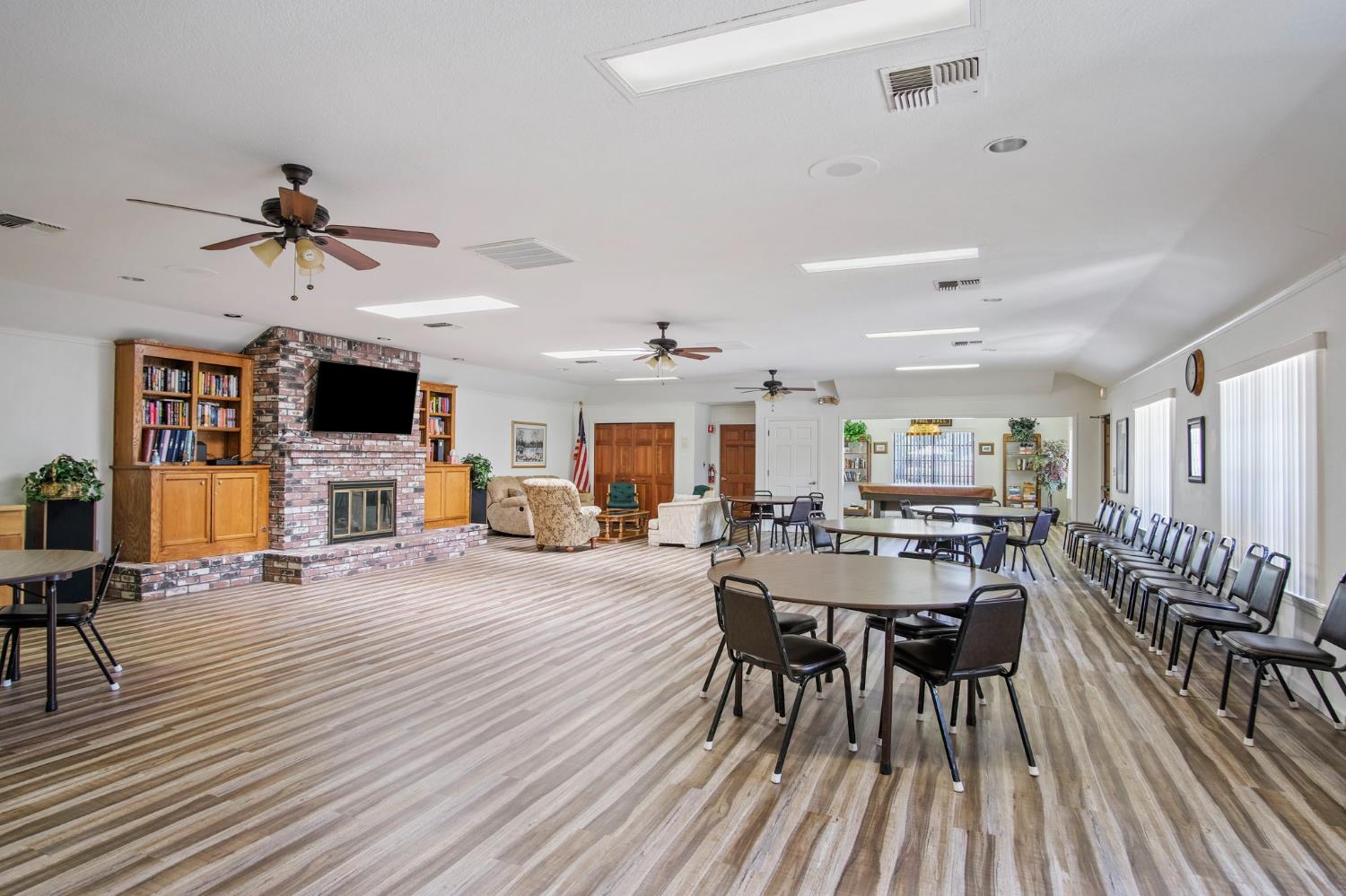 2185 Garden Circle Dr W, Manteca, CA 95336