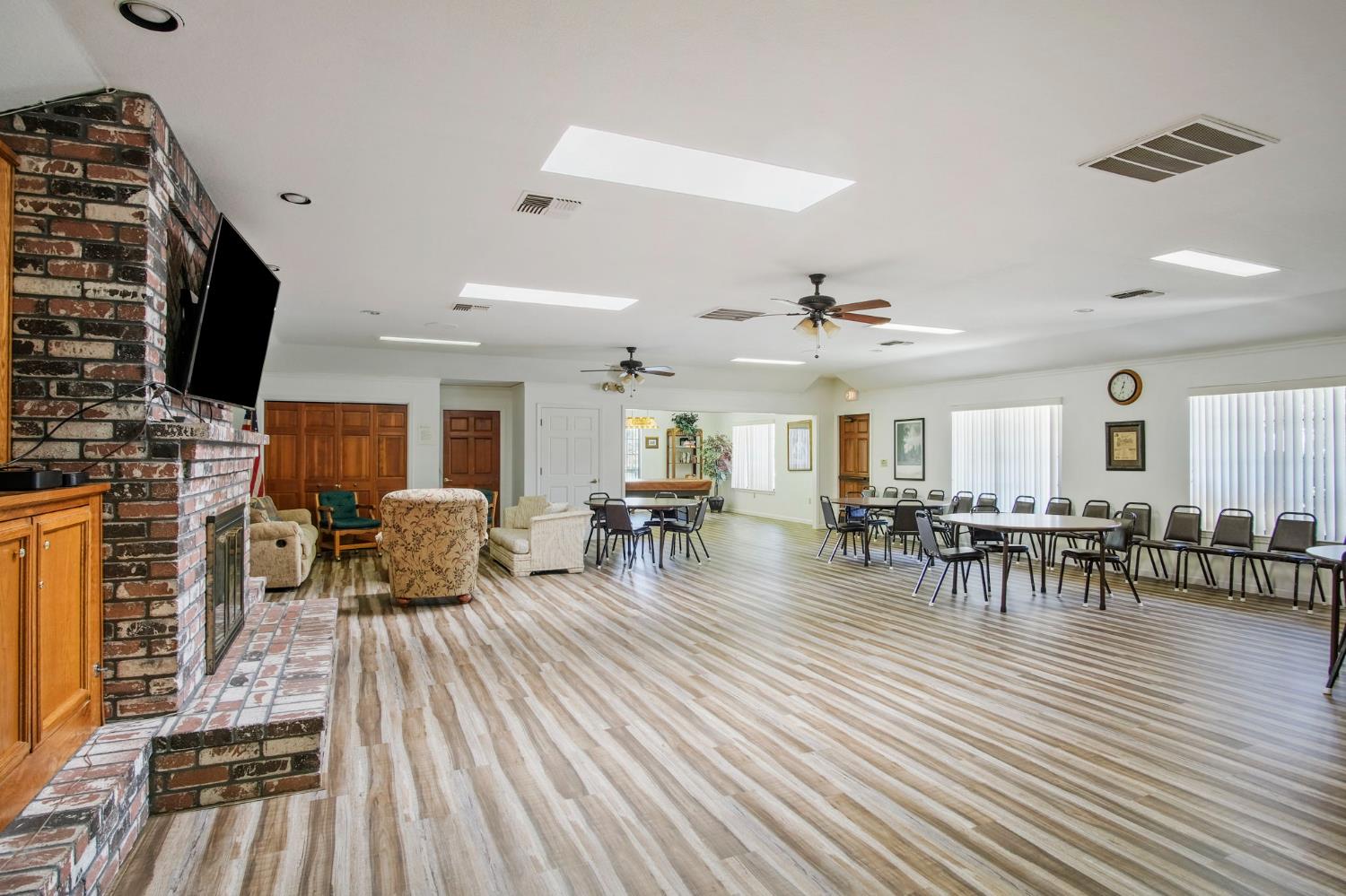 2185 Garden Circle Dr W, Manteca, CA 95336