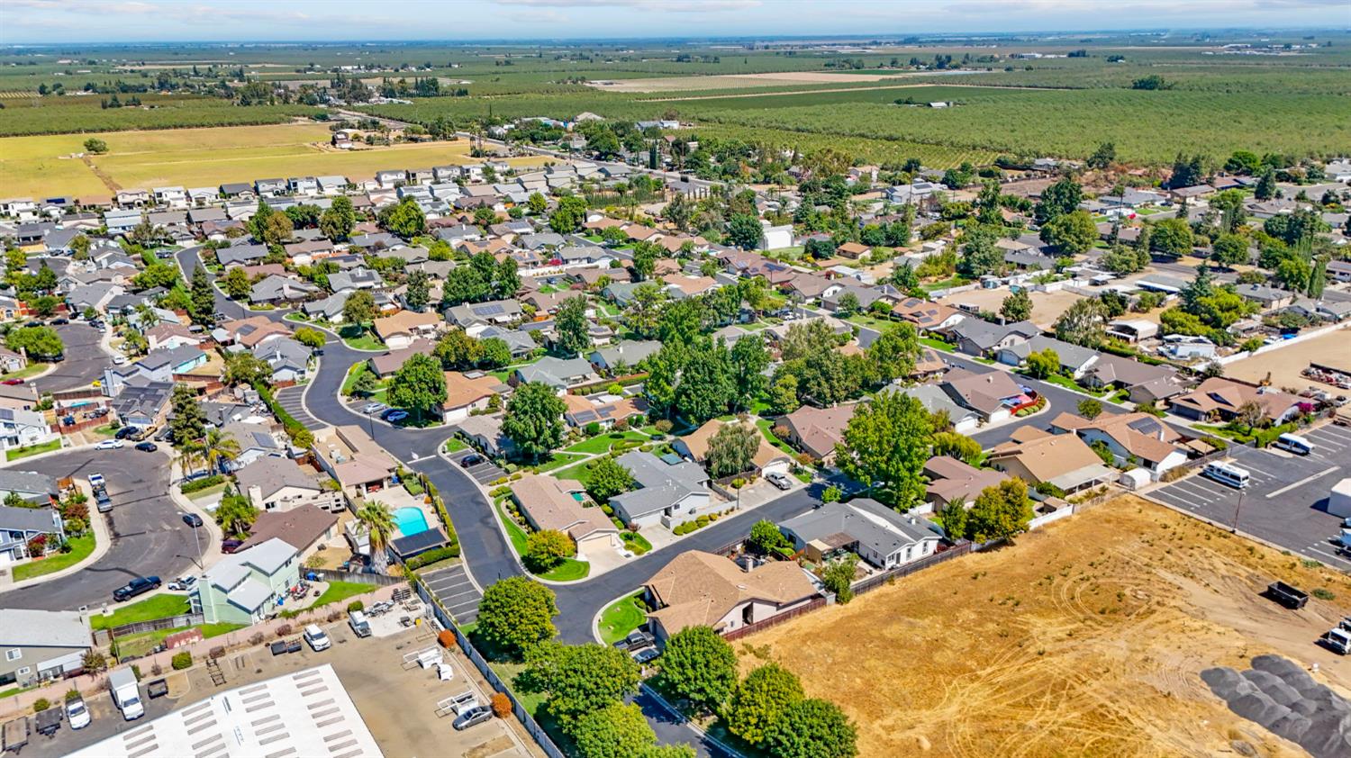 2185 Garden Circle Dr W, Manteca, CA 95336