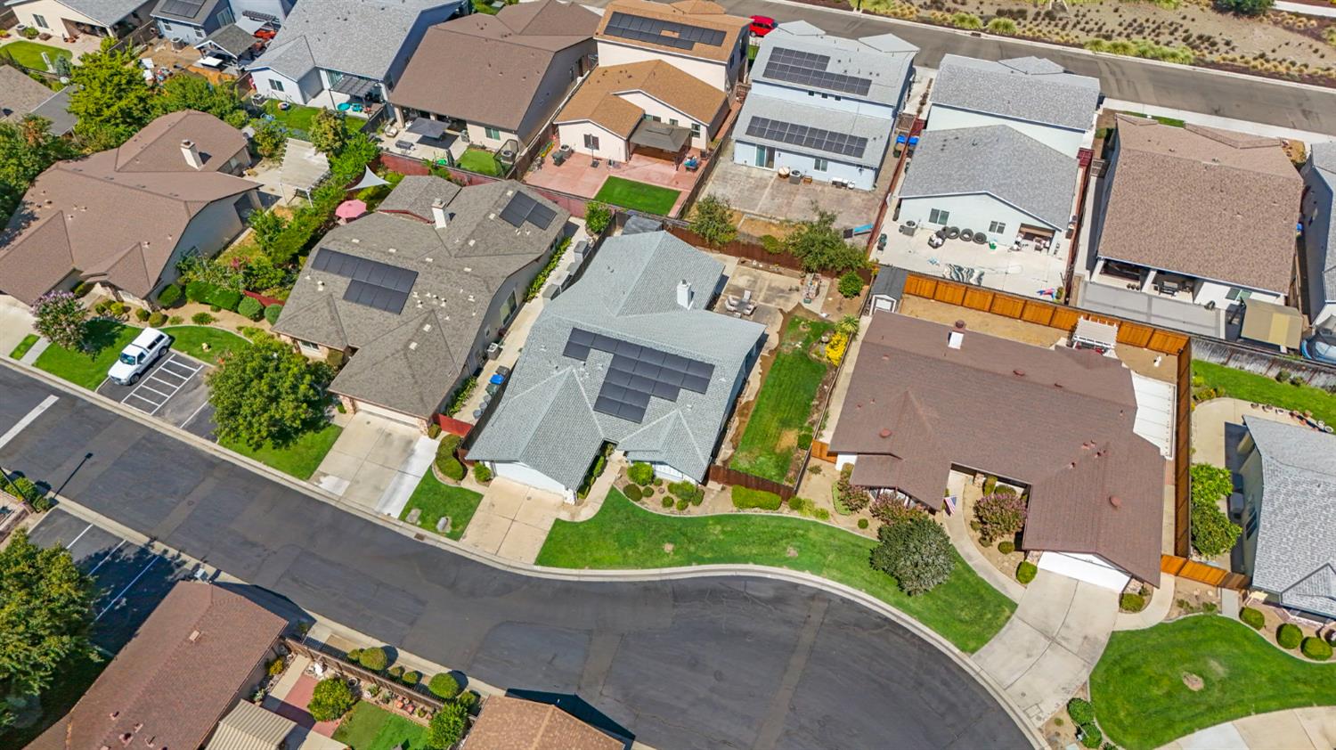 2185 Garden Circle Dr W, Manteca, CA 95336