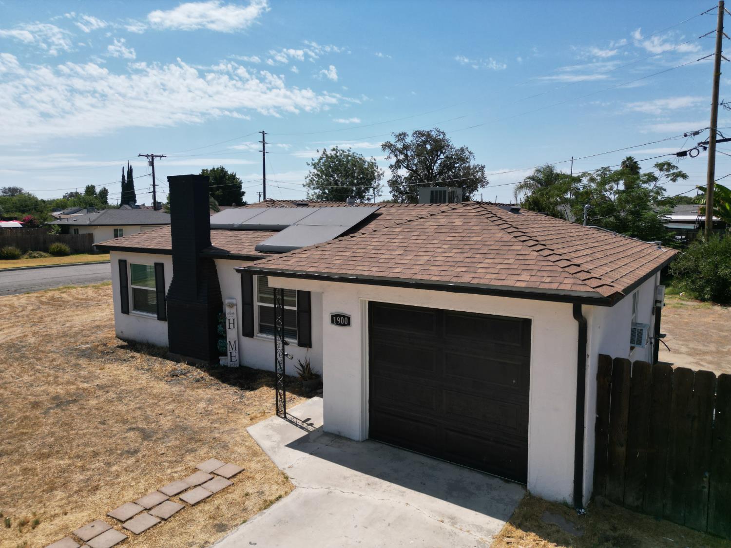 1900 Easy St, Hanford, CA 93230