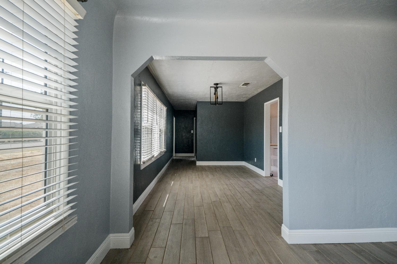 1900 Easy St, Hanford, CA 93230