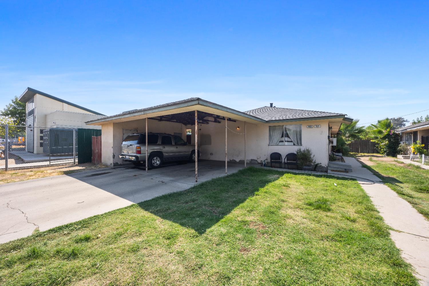 3626 E Lowe Ave, Fresno, CA 93702