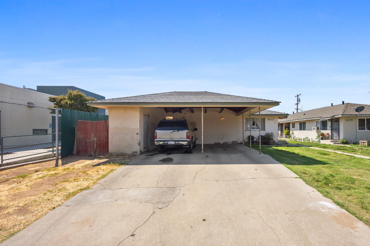 3626 E Lowe Ave, Fresno, CA 93702