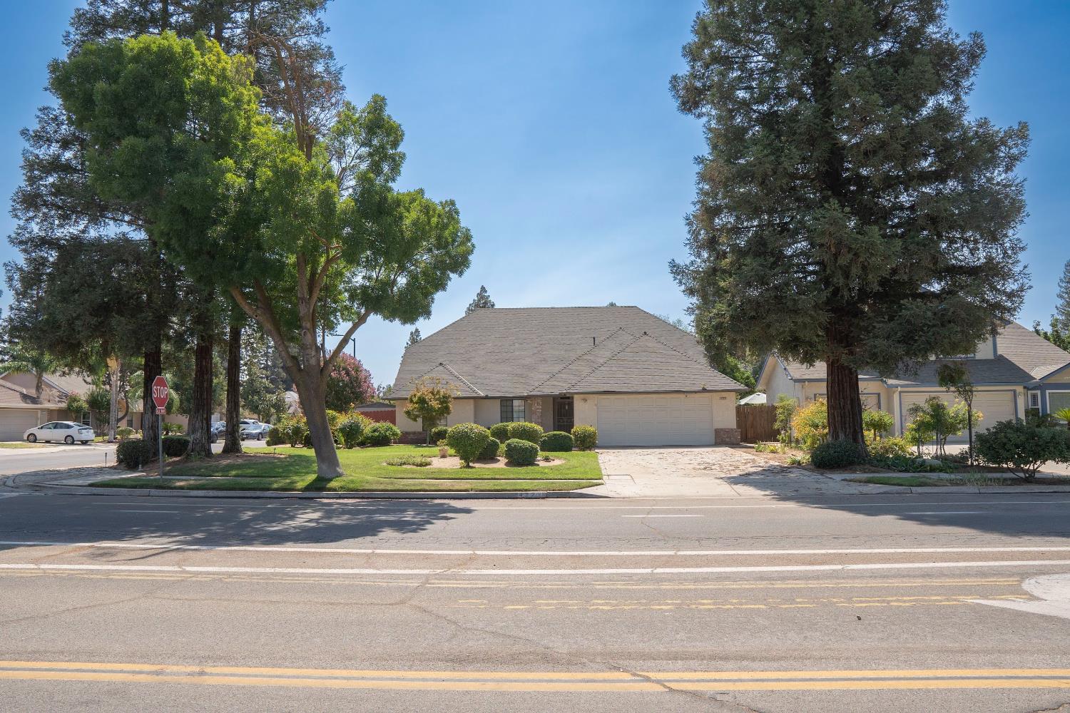 4229 W Palo Alto Ave, Fresno, CA 93722