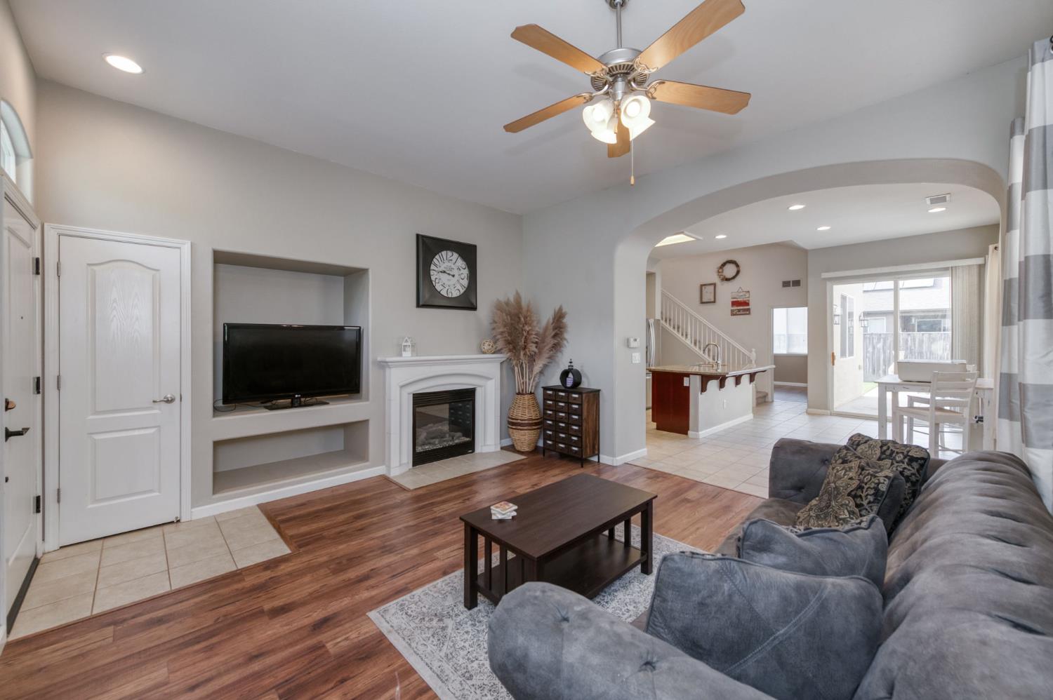 3640 Vermont Ln, Clovis, CA 93619