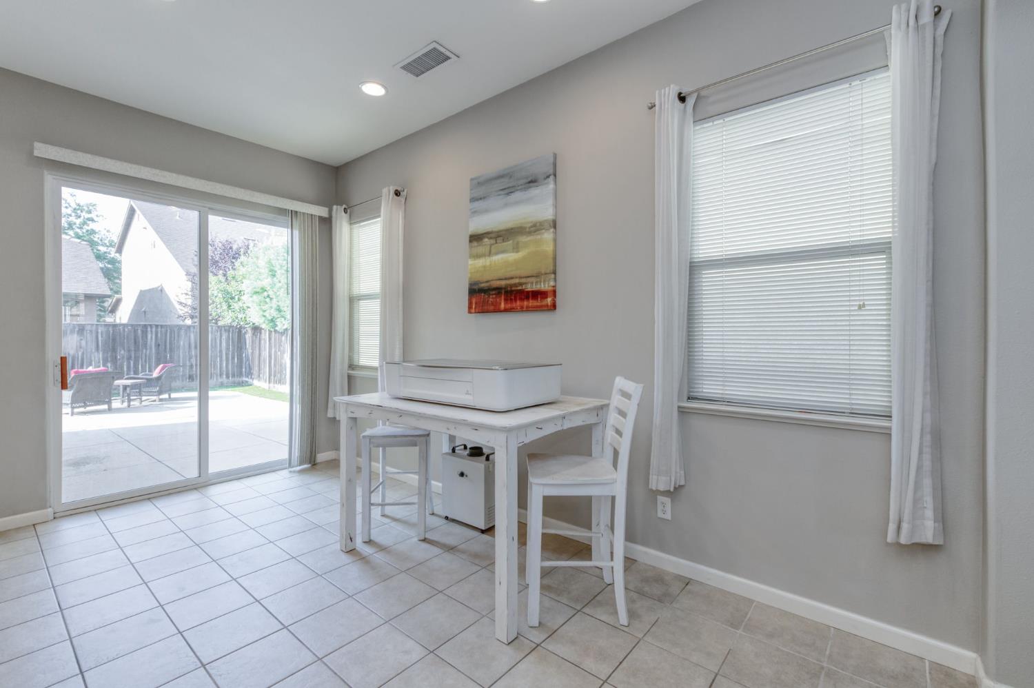 3640 Vermont Ln, Clovis, CA 93619