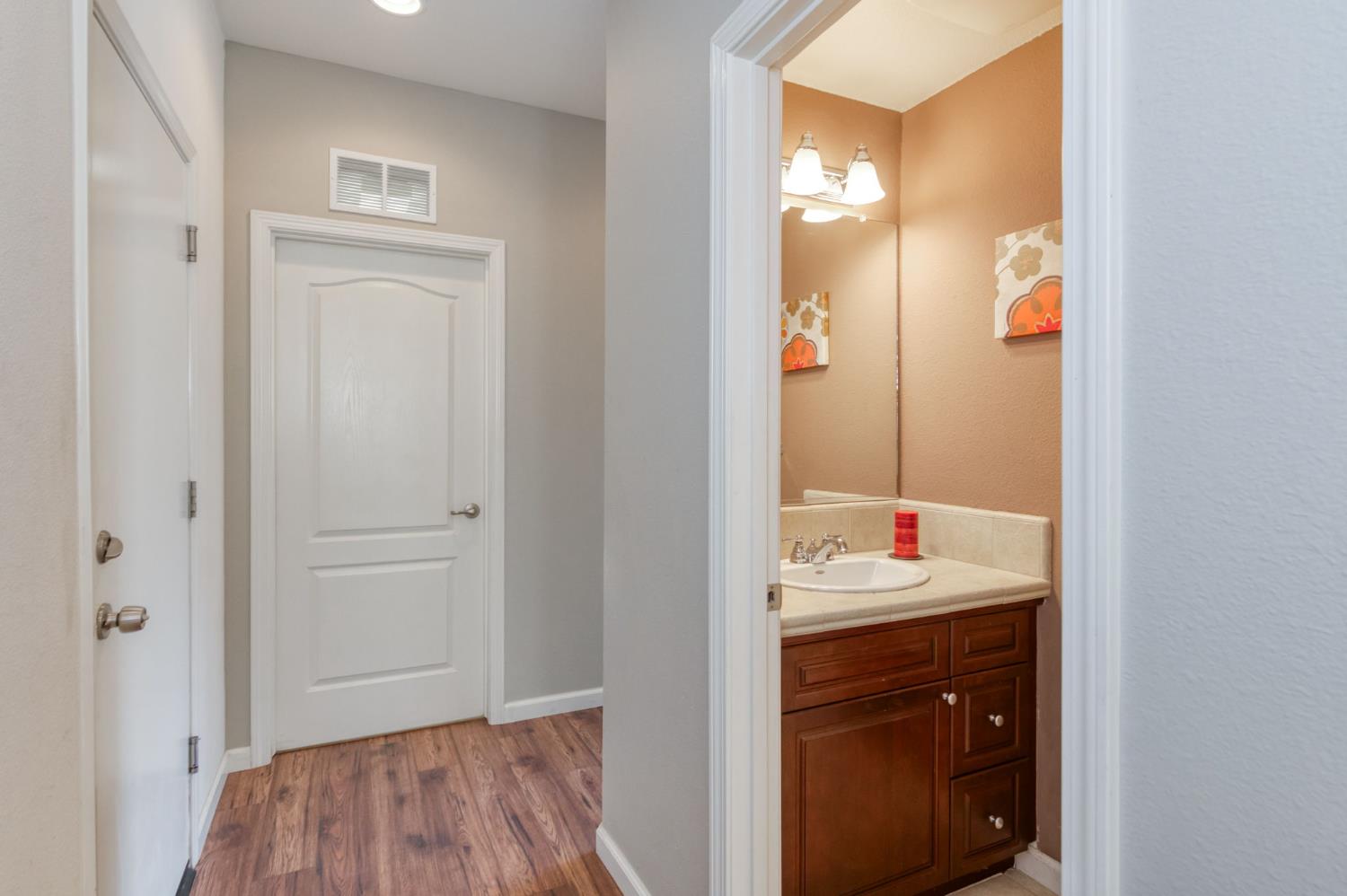 3640 Vermont Ln, Clovis, CA 93619