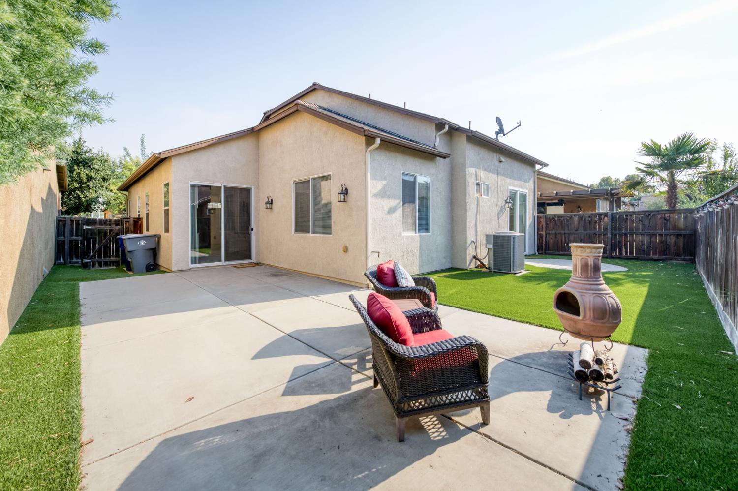 3640 Vermont Ln, Clovis, CA 93619