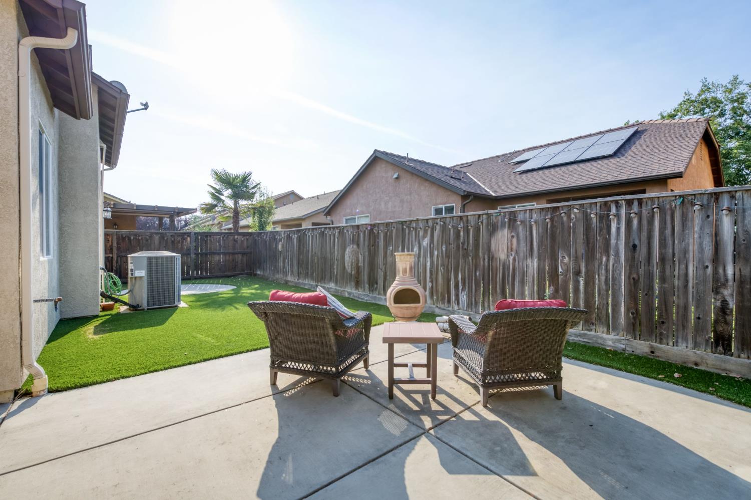 3640 Vermont Ln, Clovis, CA 93619