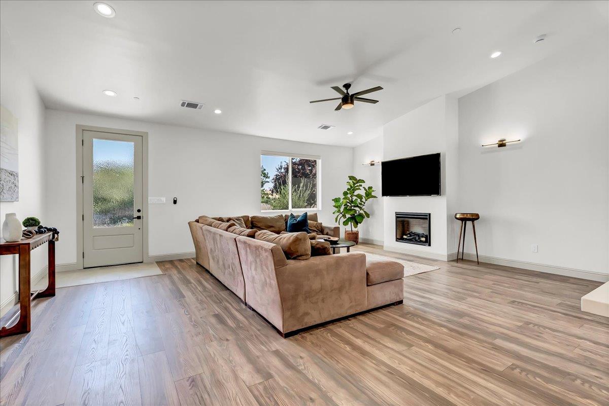 32588 Greene Dr, Springville, CA 93265